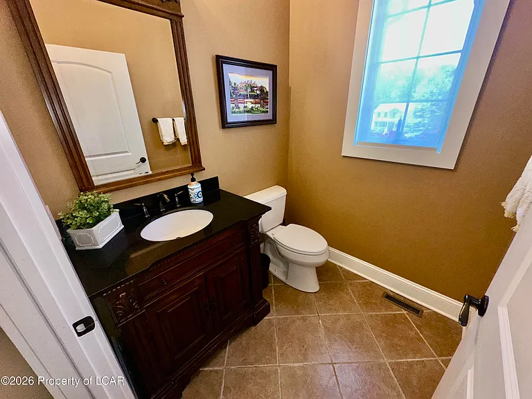228 Windsor Way — Photo 14