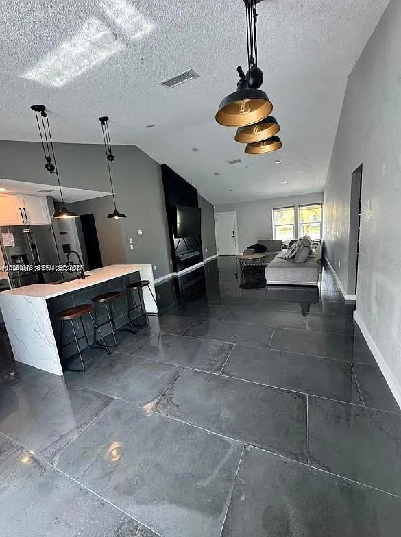 4 bed, 3.0 bath, $3,500 — Photo 4