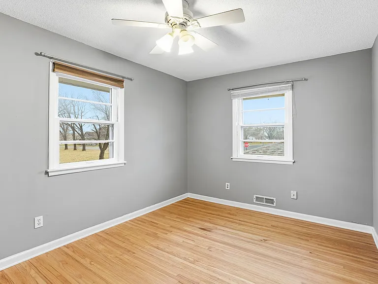 125 7th Ave SE #3 — Photo 6