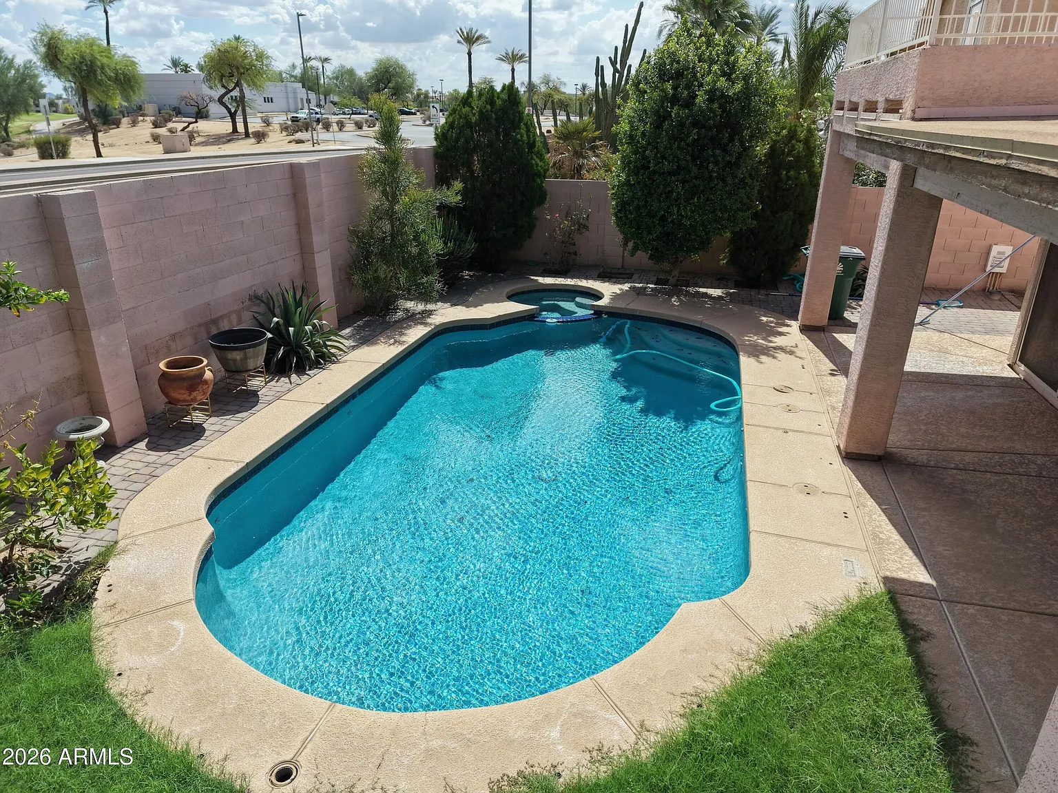5 bed, 2.5 bath, 3079 sqft, $2,900 — Photo 2