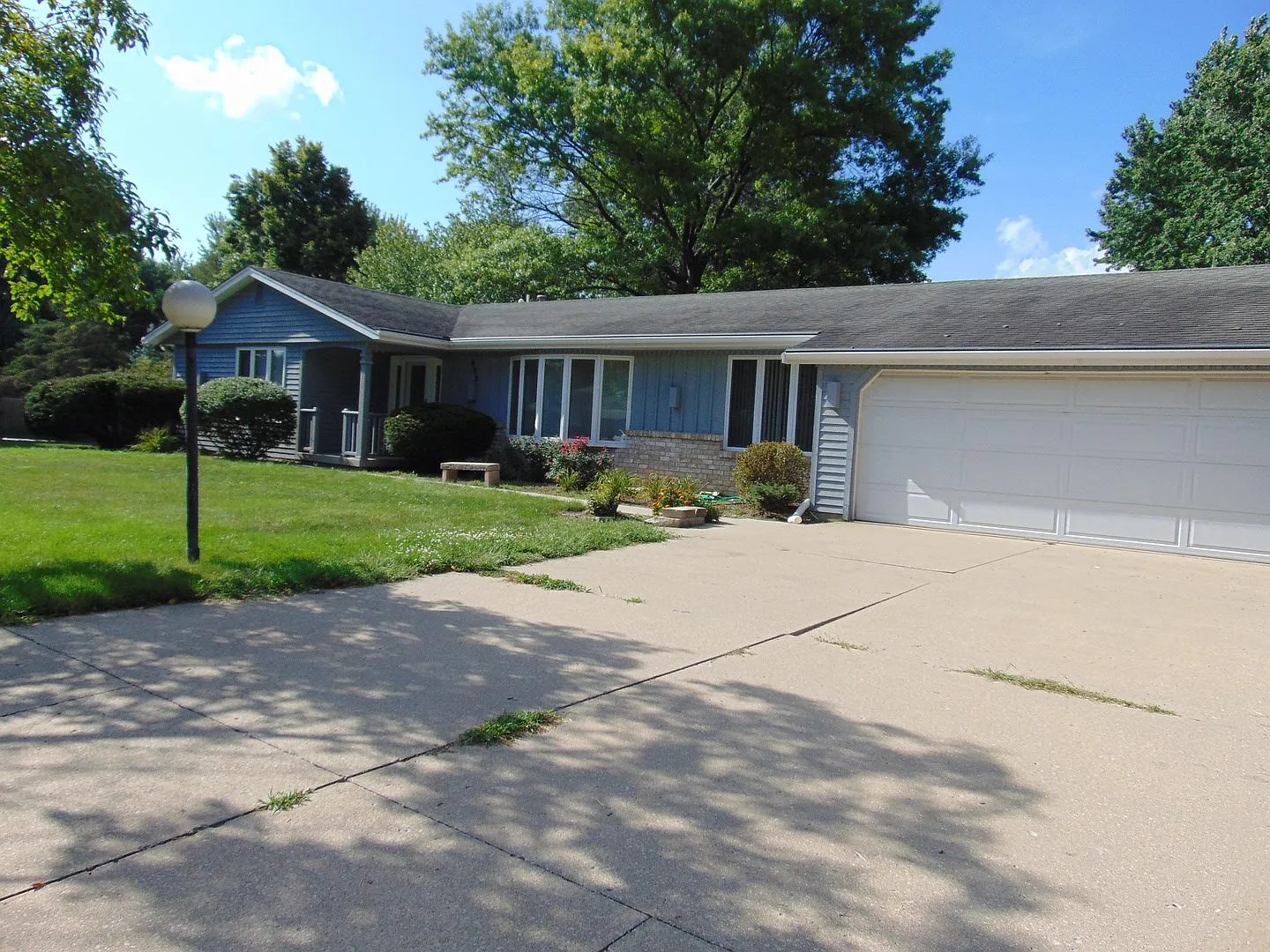 902 Kent Dr photo 1