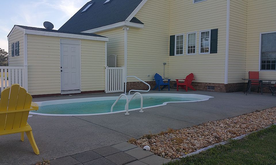 2nd image of 122 Charleston Dr