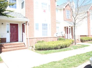 135 Forest Dr, Piscataway, NJ 08854