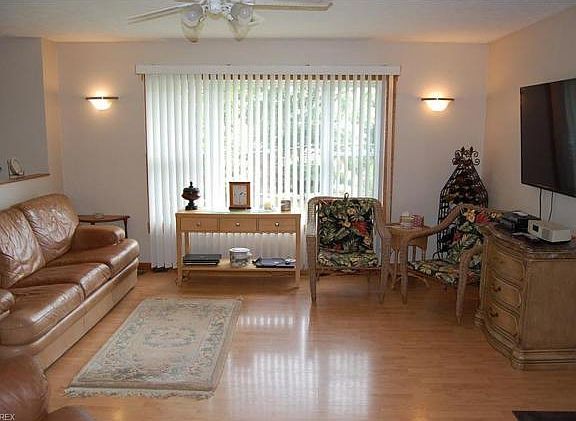 3rd image of 2104 Chapel Hill Dr
