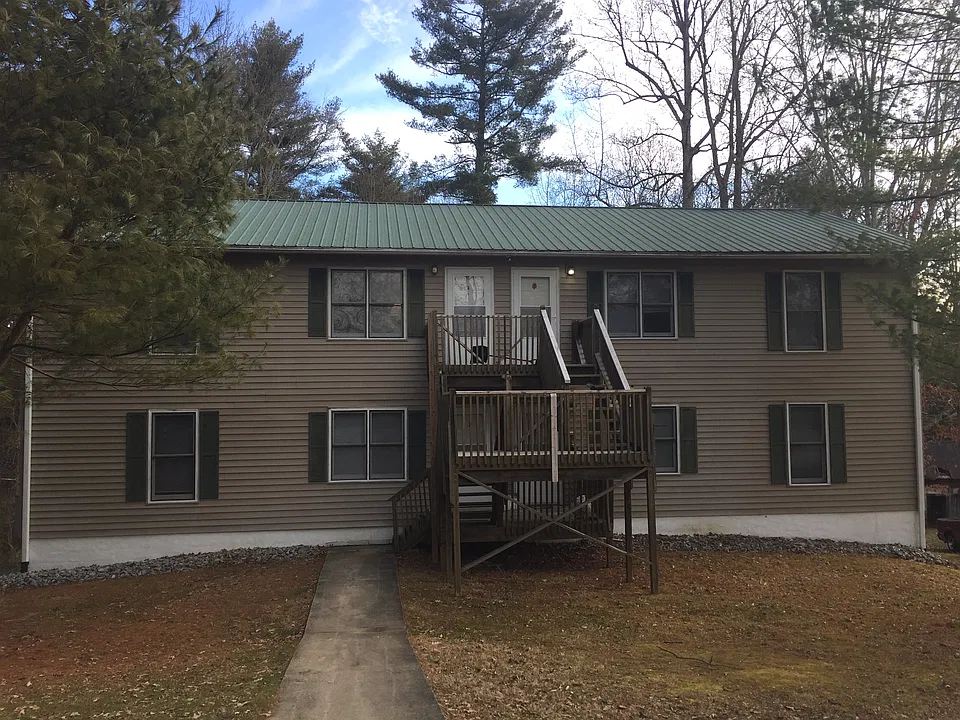 Pine Spring Dr
