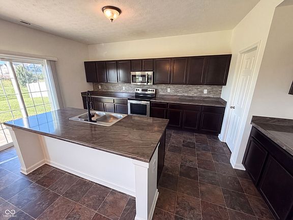 2nd image of 8183 Cagles Mill Trce