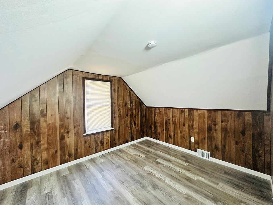 20756 Dean St, photo 15