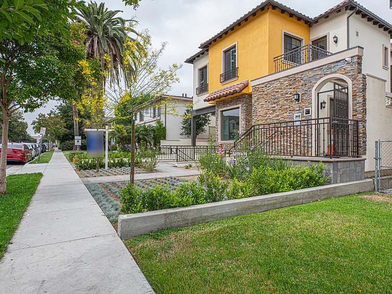 1029 Melrose Ave #104 — Photo 3