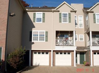 864 Tollis Pkwy #F-L, Broadview Heights, OH 44147