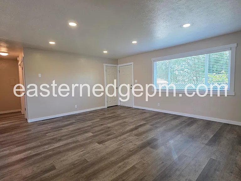 650 NW 6th St #652 — Photo 3