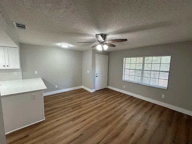 6830 S Trask St #13 — Photo 8