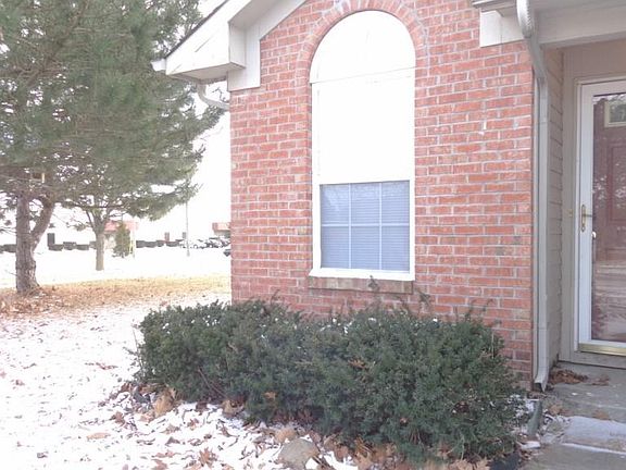 3rd image of 8311 Country Creek Dr