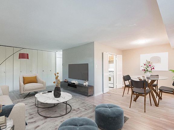 3rd image of 6001 Arlington Blvd APT 612