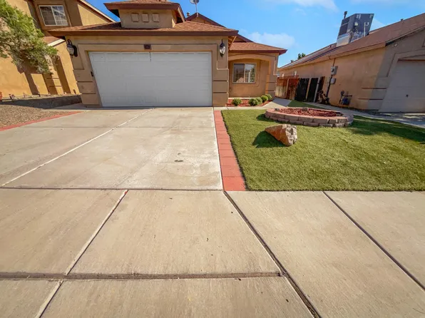 6015 Cyonus Ave NW, Albuquerque, NM 87114
