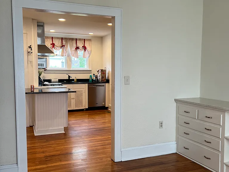 46 Parkway — Photo 8