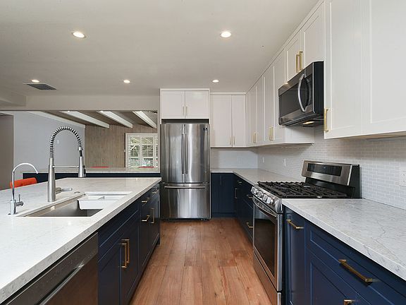 5th image of 10031 Norwich Ave