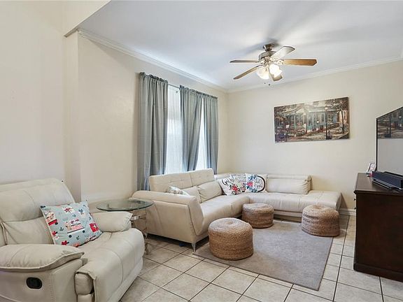 3rd image of 43 Brandon Hall Dr APT A
