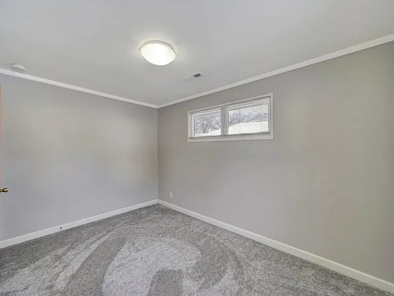 6912 Logan Ave — Photo 9