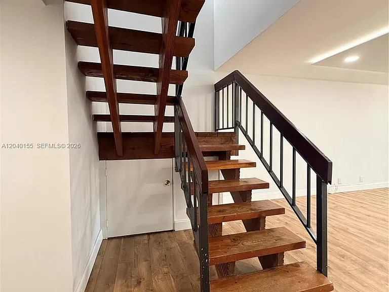 9717 N New River Canal Road 406 #406 — Photo 51