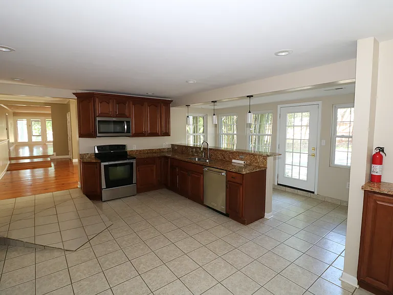 4589 Giles Ave — Photo 16
