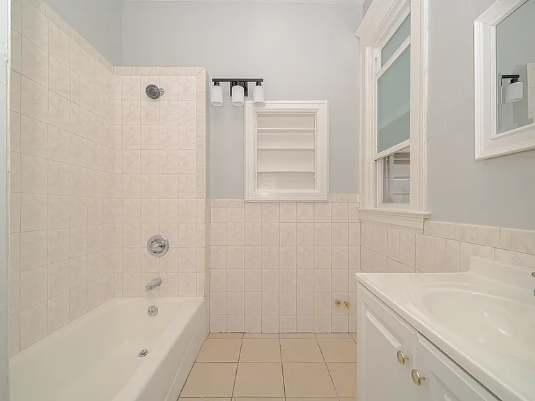 1535 Larkin St #B — Photo 15