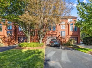 39 Sampson St, Saddle Brook, NJ 07663