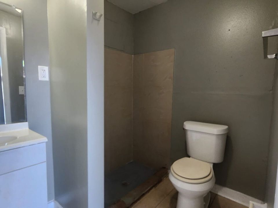 1st image of 3305 E Frierson Ave #A-b