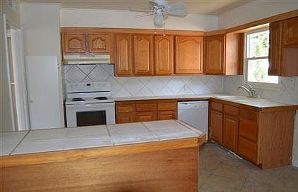 2nd image of 321 Valencia Dr NE