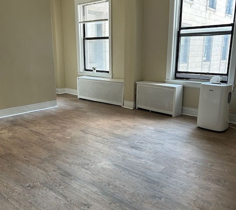 1st image of 111 Cadillac Sq APT 10F