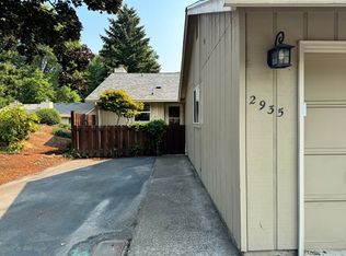 2935 SE Blue Bird Dr, Hillsboro, OR 97123