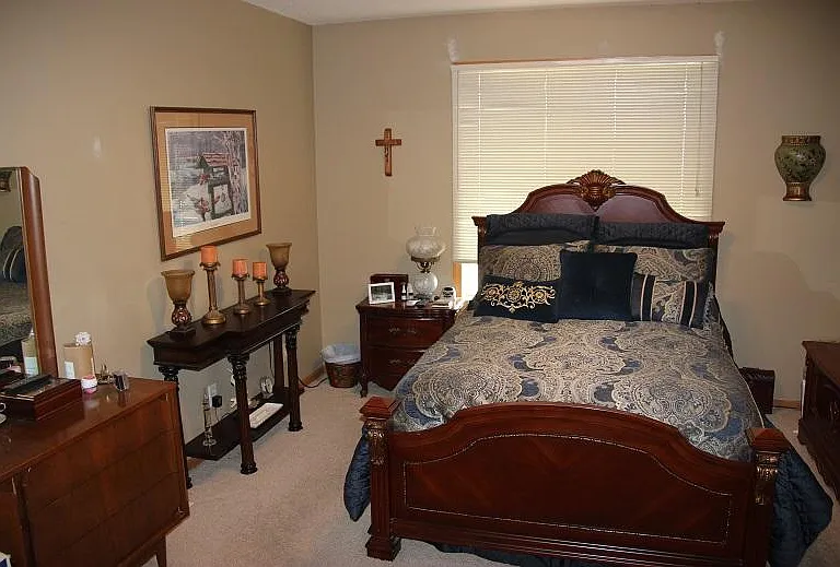 1328 Crown Oaks Dr NE — Photo 8