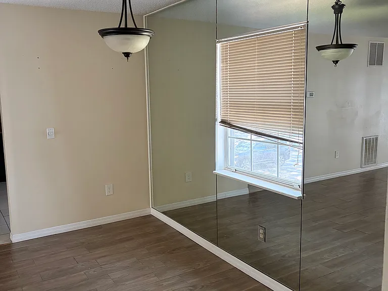 4210 Clubside Dr — Photo 5