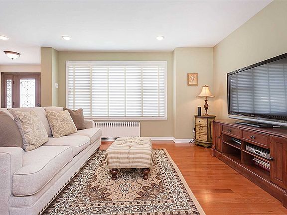 5th image of 158-22 84th St