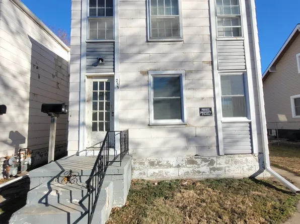 233 1/2 S Sycamore St, Grand Island, NE 68801