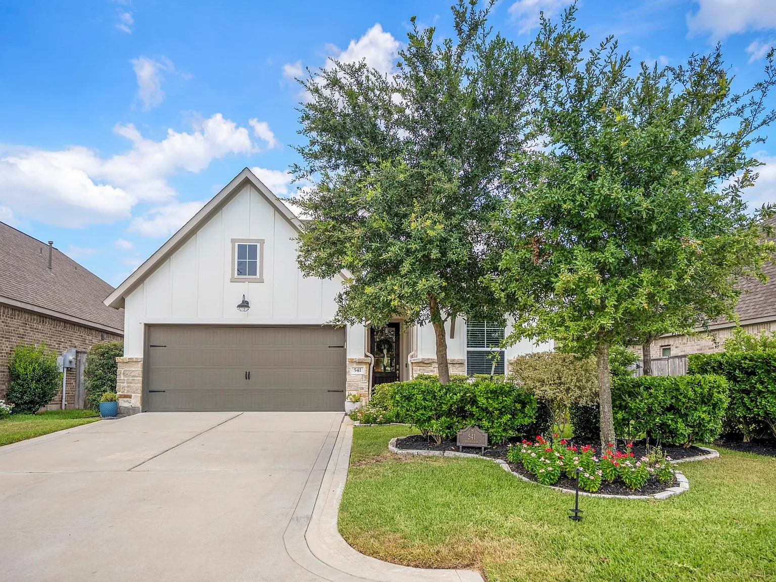 3 bed, 2.0 bath, 2128 sqft, $3,100 — Photo 3