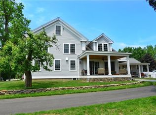151 Prospect St, Woodstock, CT 06281