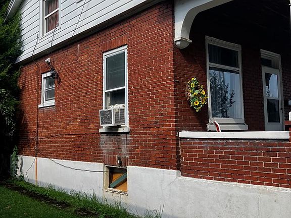 3rd image of 2411 Penn Ave