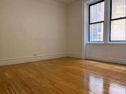 2nd image of 3647 Broadway APT 4G