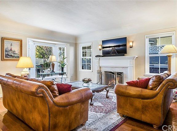 4th image of 294 Monrovia Ave