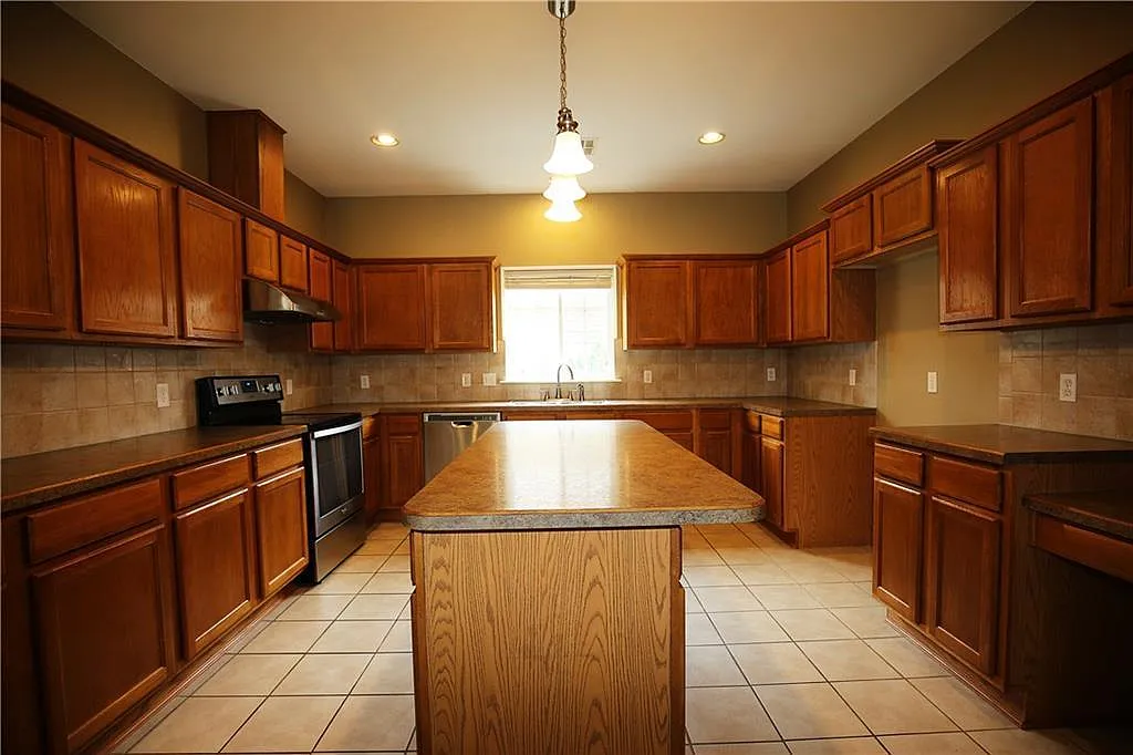 5904 SE 71st St - 1 — Photo 3