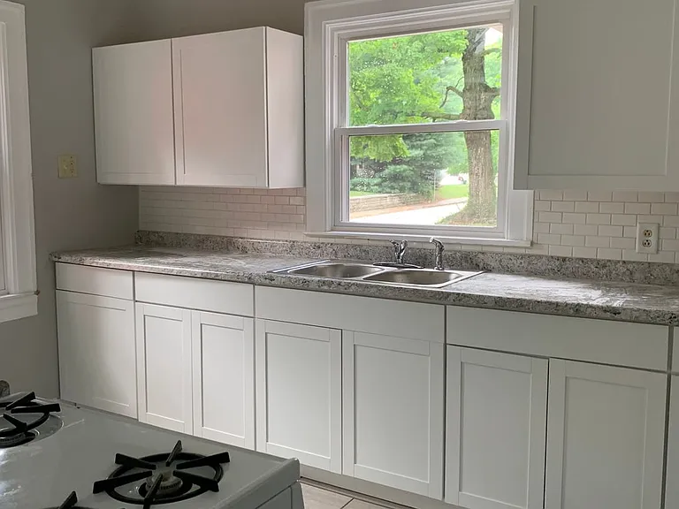 800 N Lincoln St — Photo 12