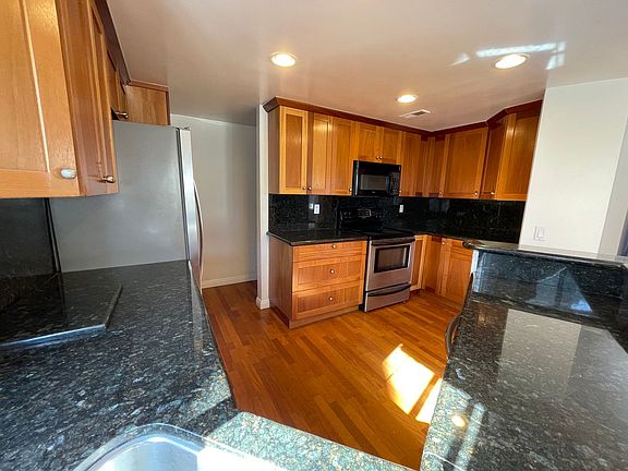 4th image of 9270 Center St Unit 39