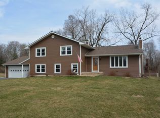 5 Pine Ridge Rd, Poughkeepsie, NY 12603