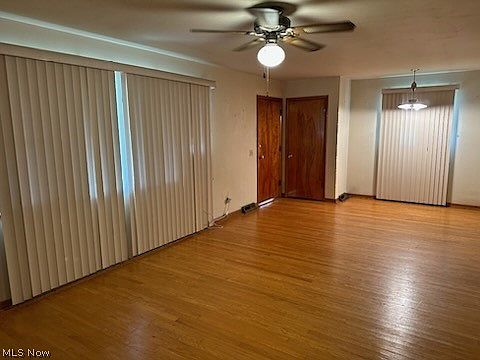3rd image of 901 32nd St