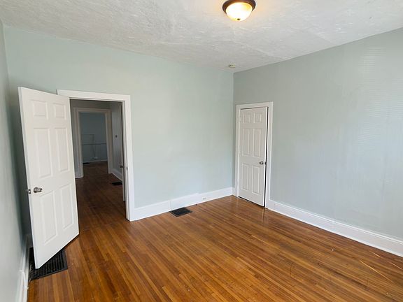 3rd image of 1047 Park St SW