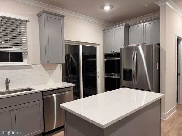 1734 Water Crossing Rd, Pikesville, MD 21208