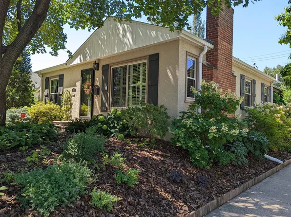 1559 Chelsea St, Saint Paul, MN 55108