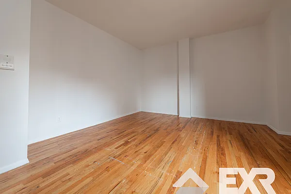 Rented by EXR | media 11