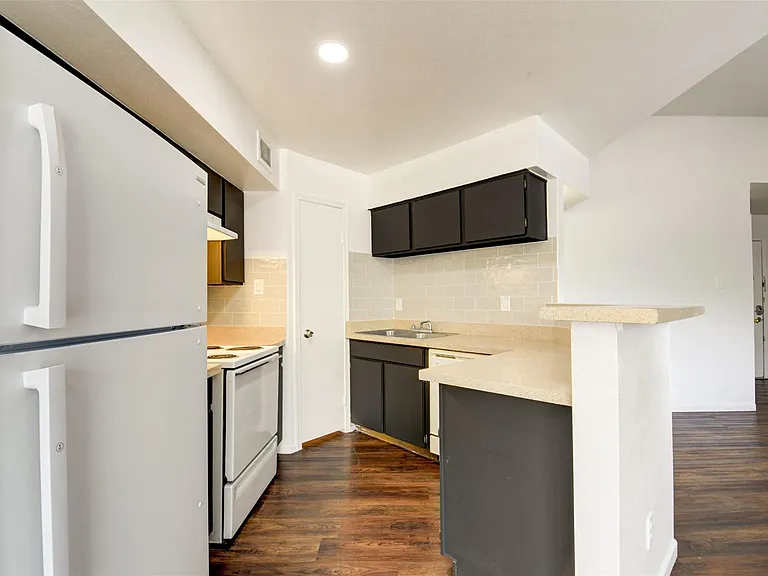 7200 W T C Jester Blvd #904 — Photo 17