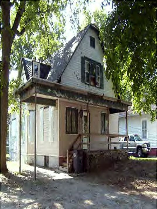 1st image of 220 S Virginia Ave